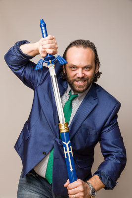 Portrait photo of Erik DeCicco
